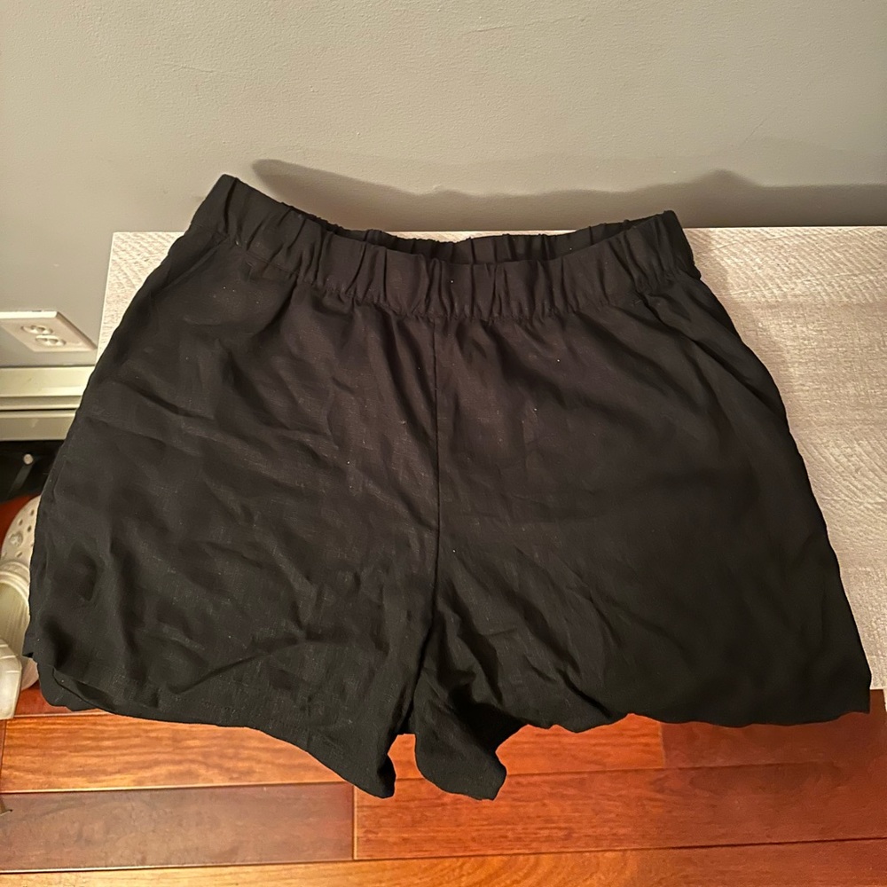 H&M Women’s Linen Shorts